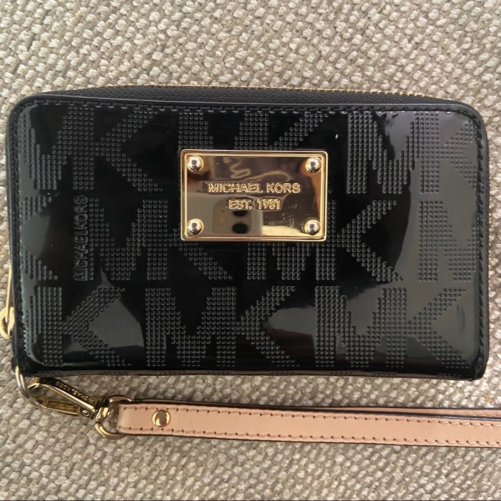 Black Michael Korda Cute Wallet Wristlet phone